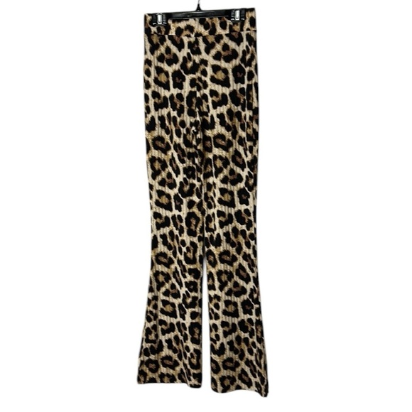 Bell bottom tiger print stretchy pull on pants,,flare legs,70’s,like new! - Picture 4 of 10